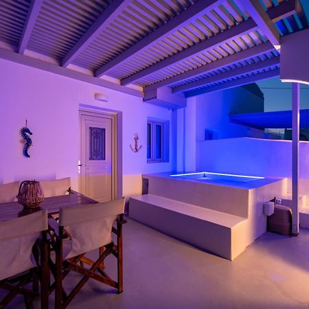 Aerenia Luxury Suites Karterados  Luaran gambar