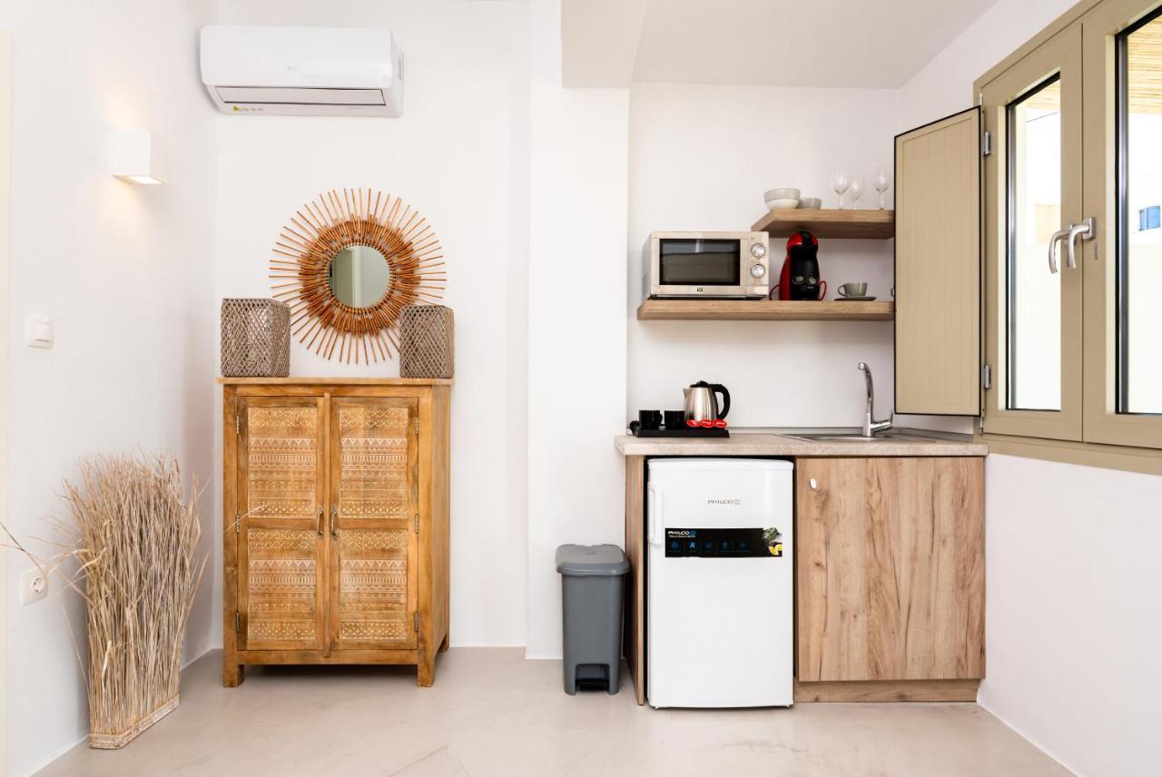 Aerenia Luxury Suites Karterados  Luaran gambar