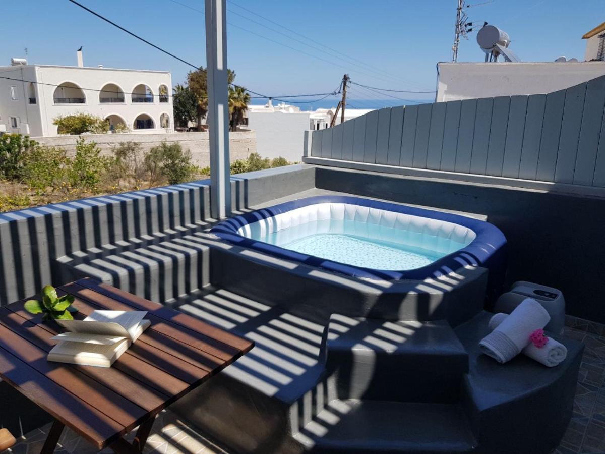 Aerenia Luxury Suites Karterados  Luaran gambar