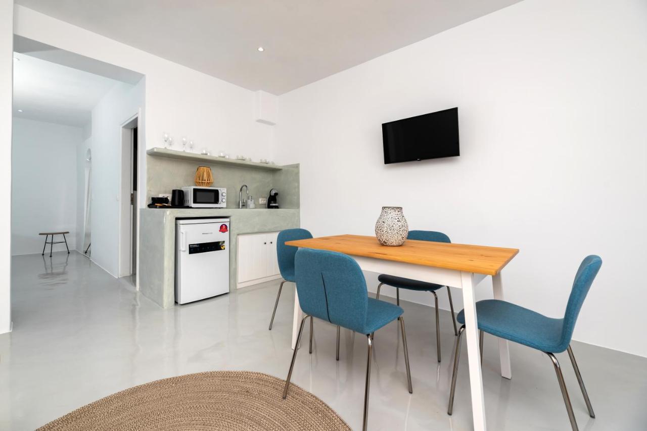 Aerenia Luxury Suites Karterados  Luaran gambar