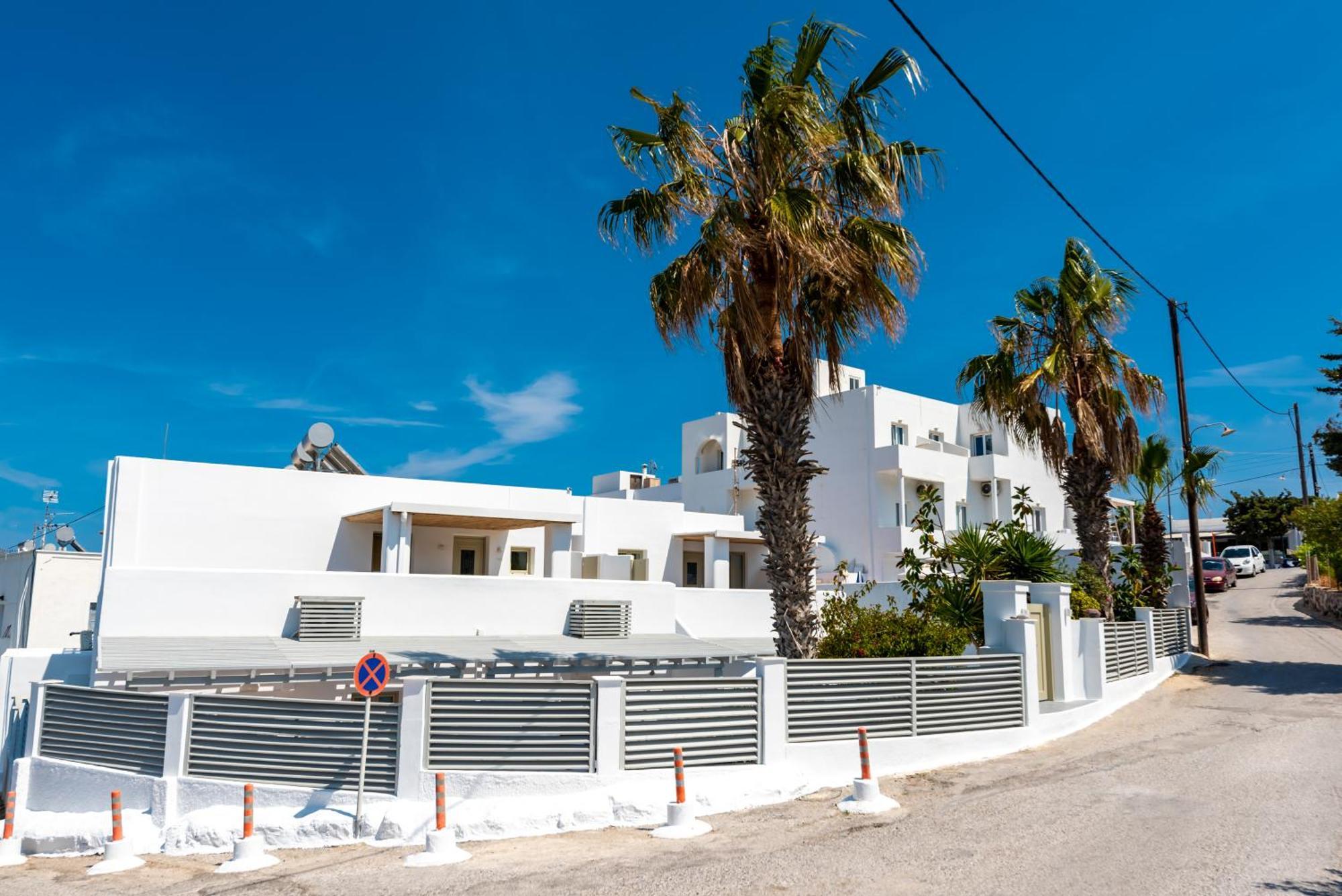 Aerenia Luxury Suites Karterados  Luaran gambar