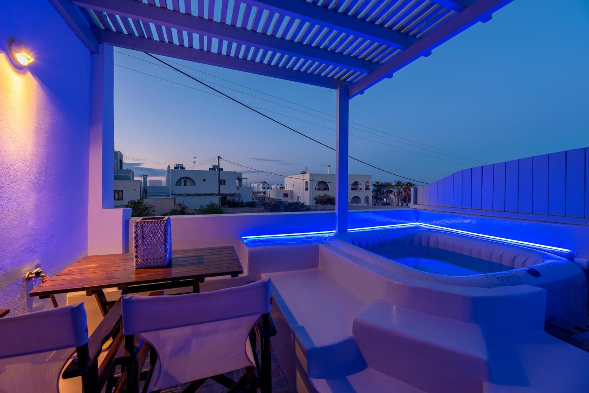 Aerenia Luxury Suites Karterados  Luaran gambar