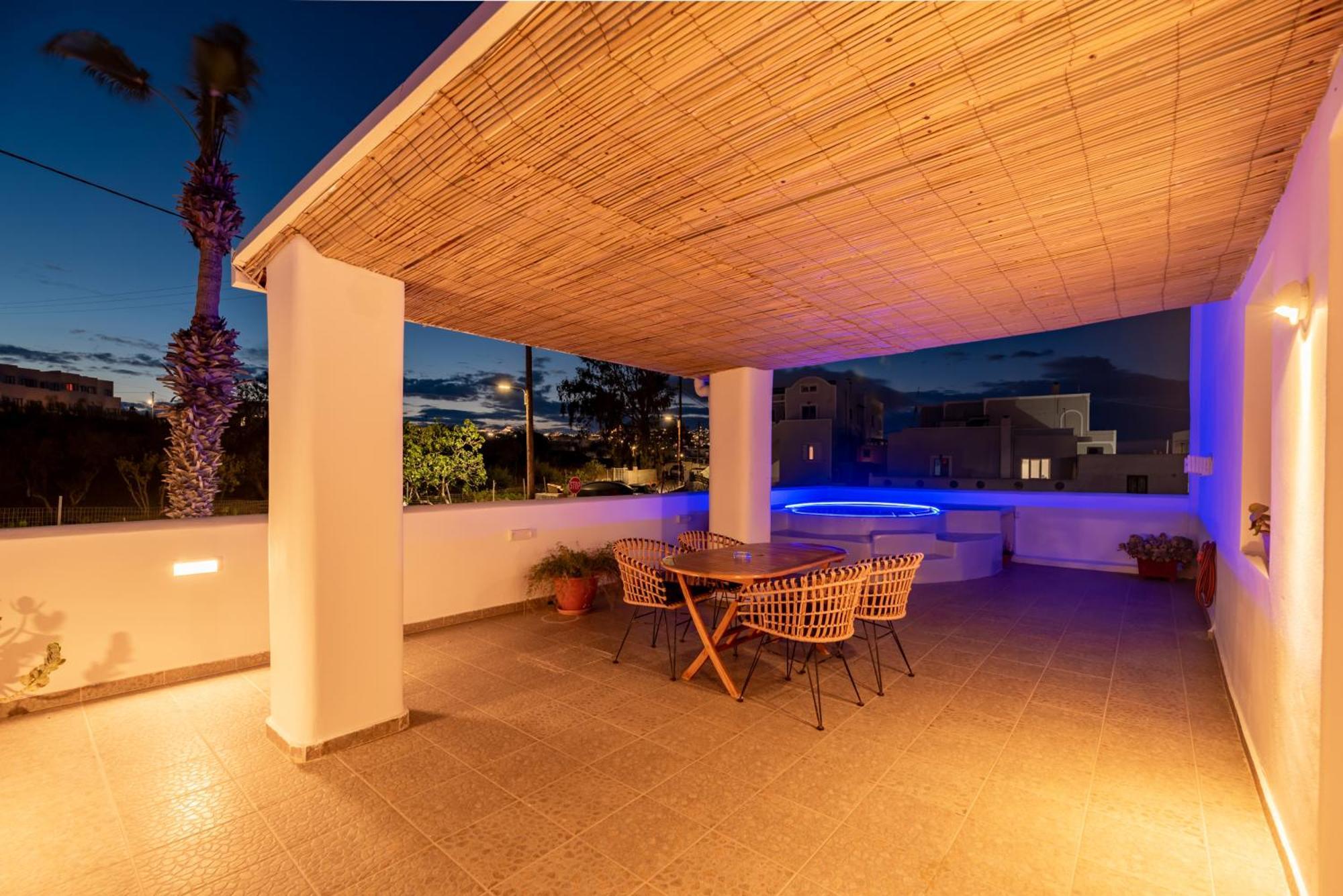 Aerenia Luxury Suites Karterados  Luaran gambar