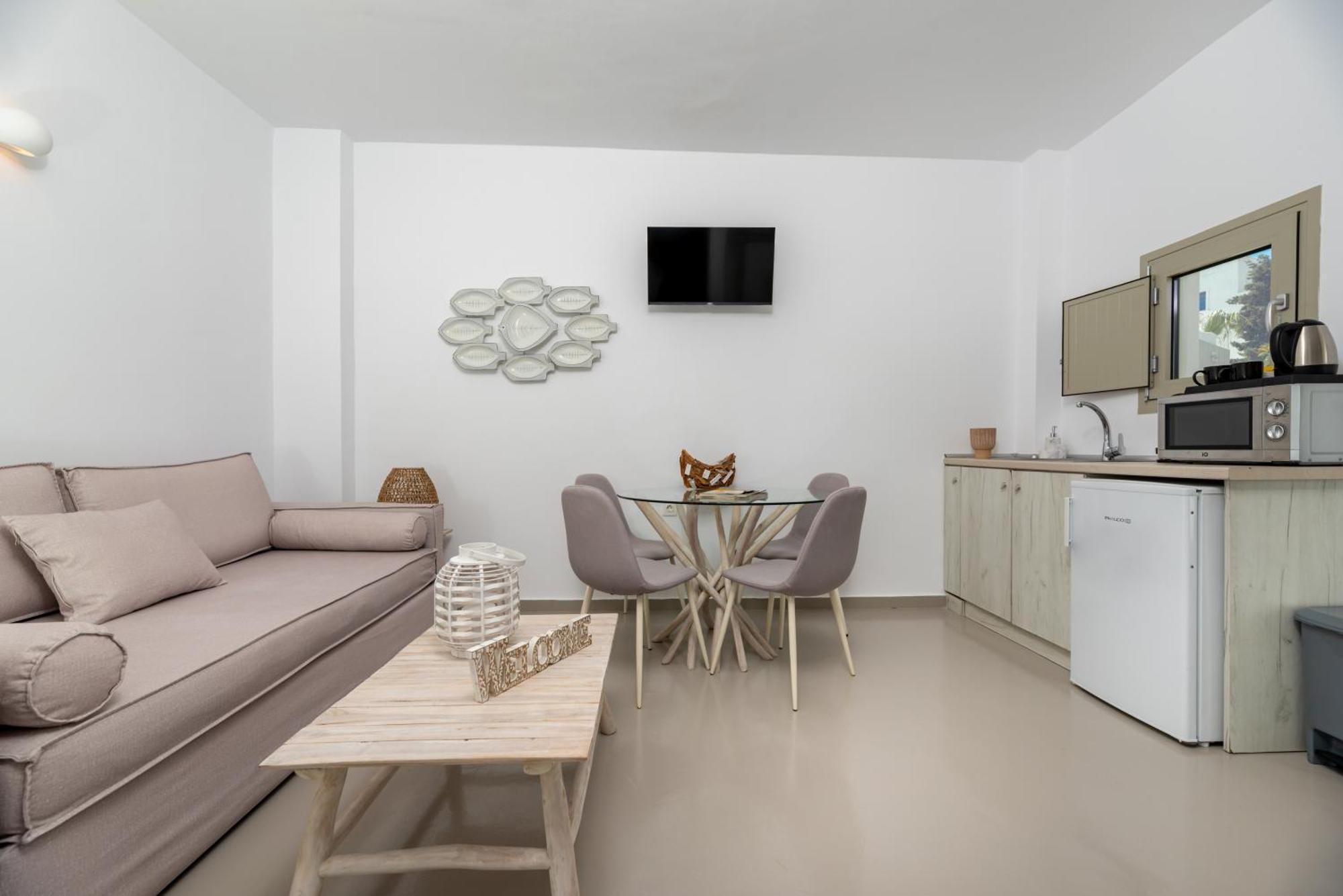 Aerenia Luxury Suites Karterados  Luaran gambar