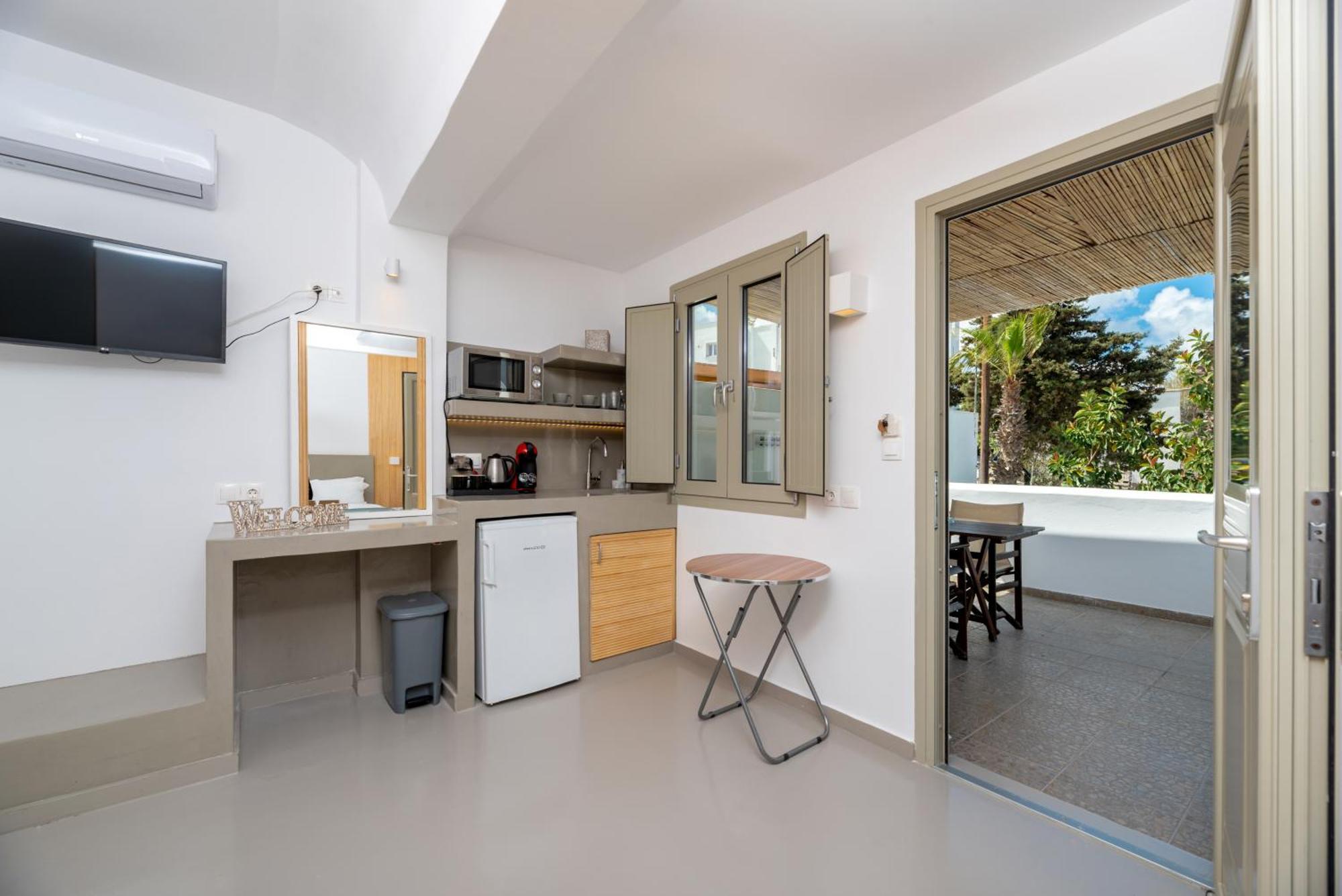 Aerenia Luxury Suites Karterados  Luaran gambar